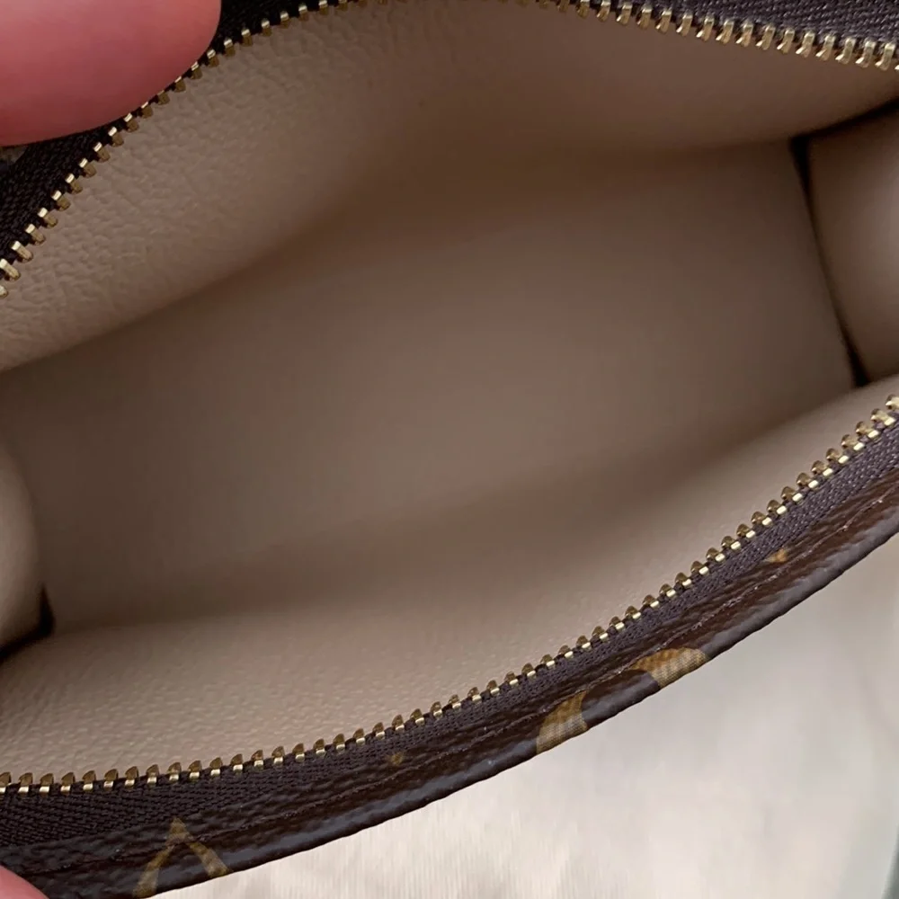 ❤️ SOLD DIRECT ❤️ Louis Vuitton Toiletry Pouch - Picture 8 of 10